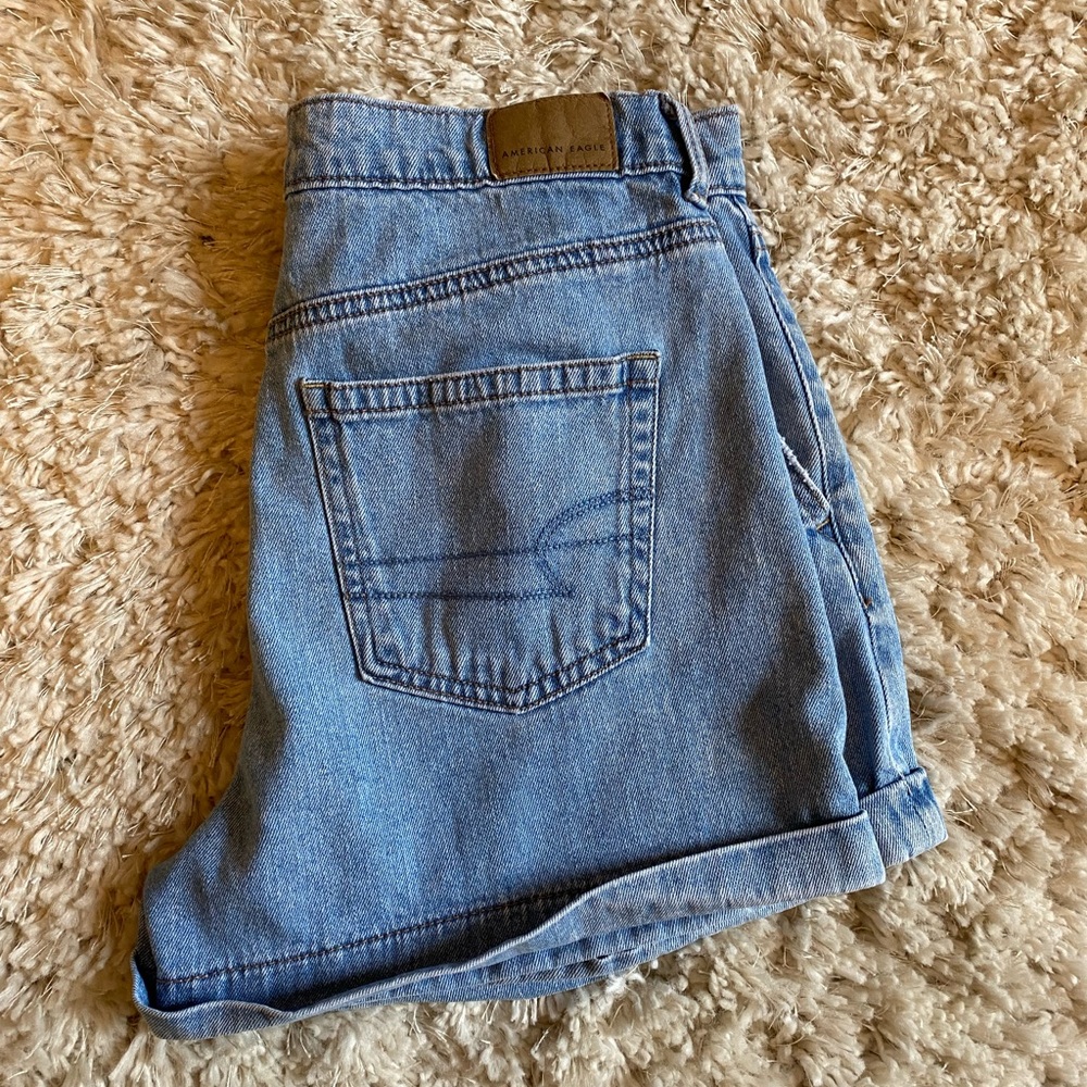 American Eagle Mom Short